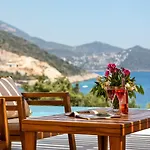 Water Edge 2 Villa *